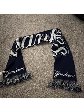 New York Yankees Men's Navy and Blue Scarf-wrap